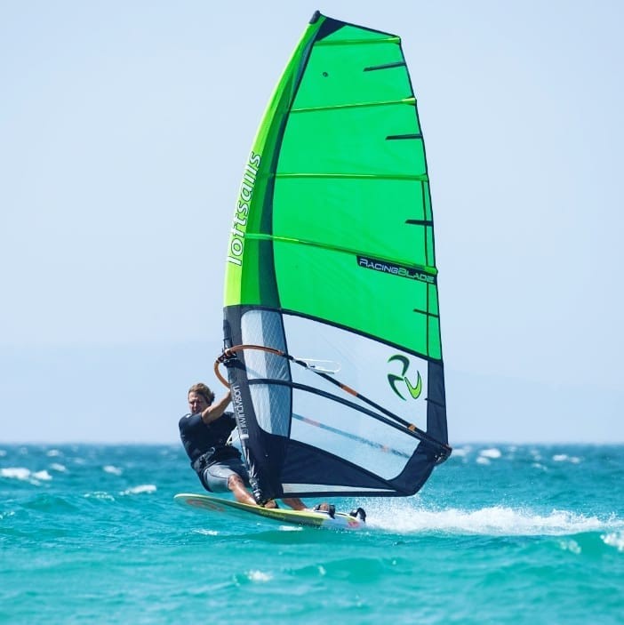 Sonntag Fins Switch to Sicomin’s GreenPoxy 33 for fustom carbon windsurf Fins